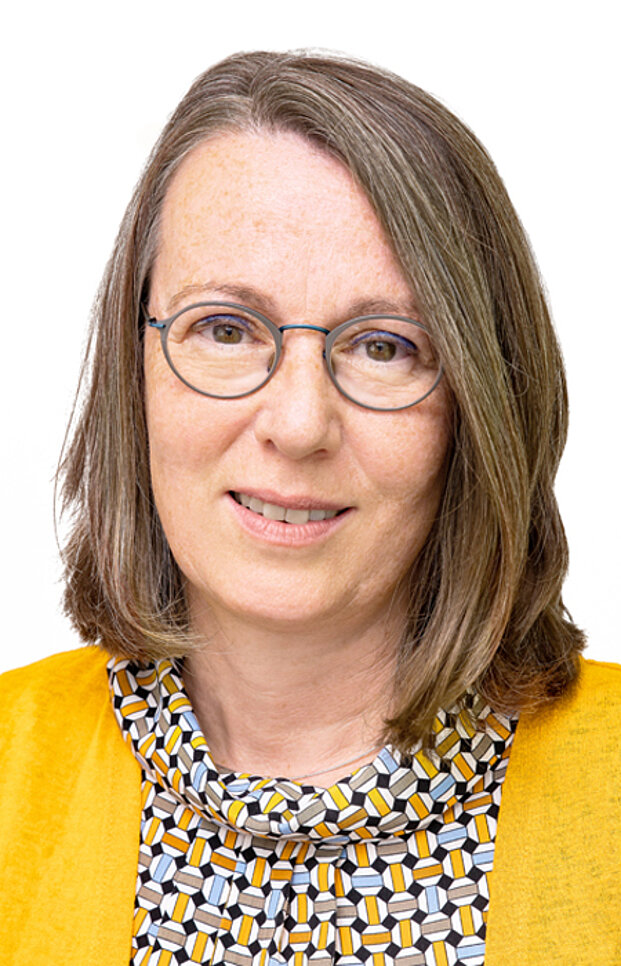 Porträt von Pflegewege Ansprechpartnerin Elisabeth Uhländer Masiak