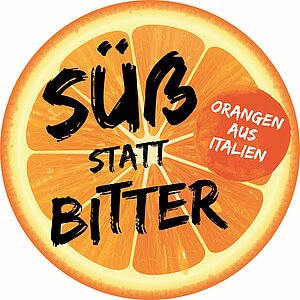 Eine Orange im Anschnitt. Mit dem Text: Süß statt bitter. Orangen aus Italien